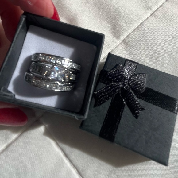 Wedding Bridal Engagement Ring size 9 in a gift box - Picture 5 of 6
